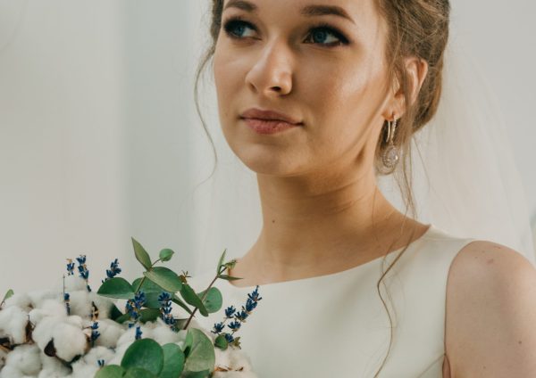 massage_formation_academie_ecole_privee_mons_maquillage_mariee_occidentale_beaute_lumineux