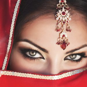 massage_formation_academie_ecole_privee_mons_maquillage_mariee_orientale_regard_teint_beaute