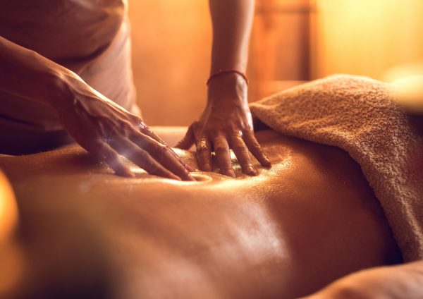 massage_formation_academie_ecole_privee_mons_abhyanga_ayurvedique_relaxation_bien_etre_vitalite_corps_esprit