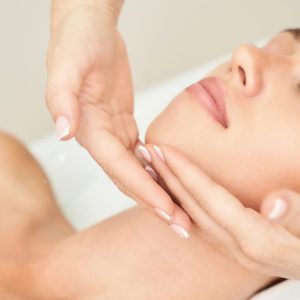 massage_formation_academie_ecole_privee_mons_facial_kobido_lifting_visage_detente_bien_etre