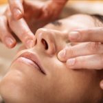 formation_fondamentaux_massage_visage_relaxant_anti_age_academie_mons