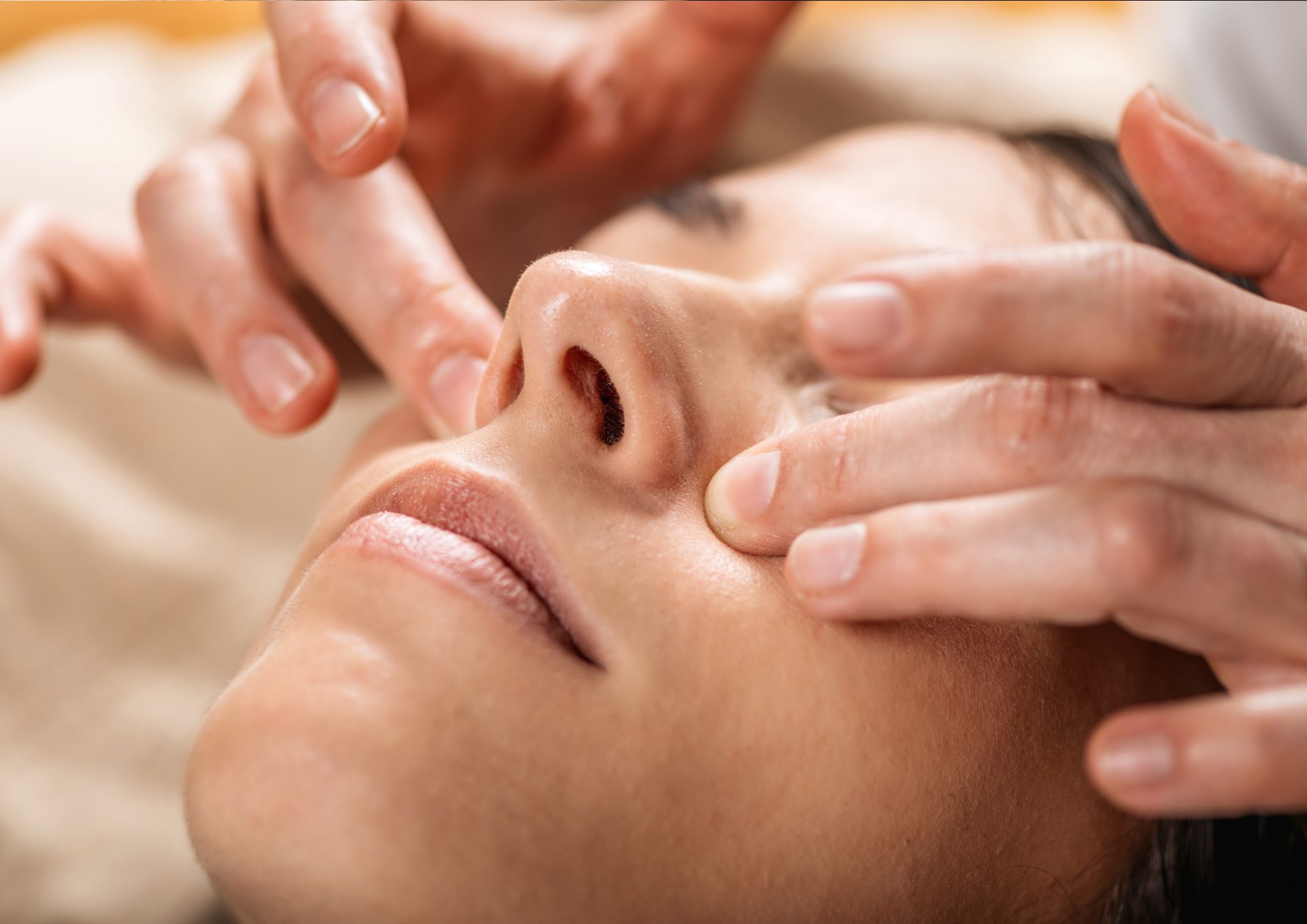formation_fondamentaux_massage_visage_relaxant_anti_age_academie_mons